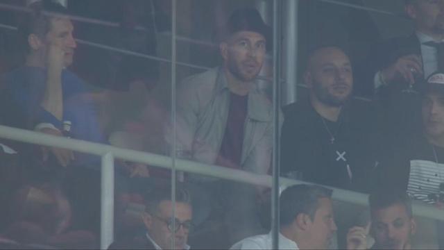 Sergio Ramos viendo el Real Madrid - Juventus en un palco del Santiago Bernabéu