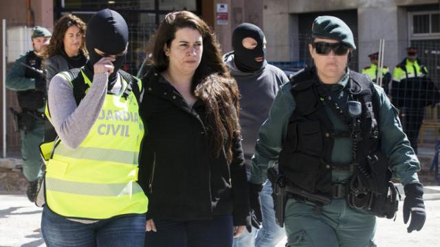 Momento de la detención de Tamara Carrasco, cabecilla de los Comités de Defensa de la República.