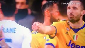 Chiellini contra los jugadores del Madrid