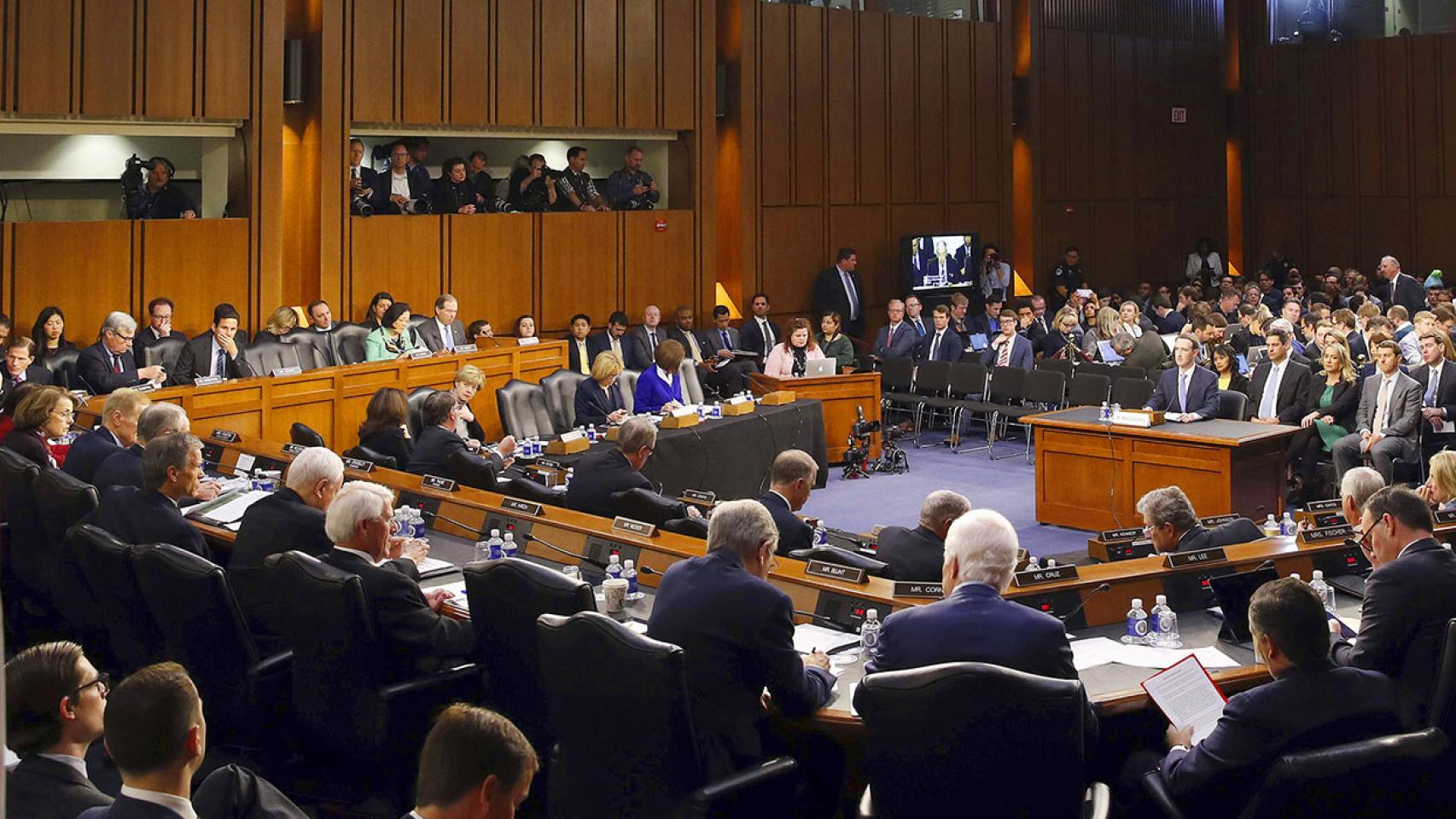 Mark Zuckerberg durante su intervención en el Senado de EEUU.