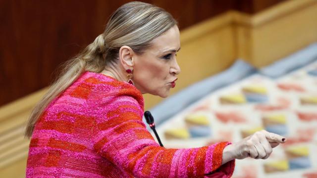 La presidenta madrileña, Cristina Cifuentes, durante su intervención en el Pleno de la Asamblea de Madrid.