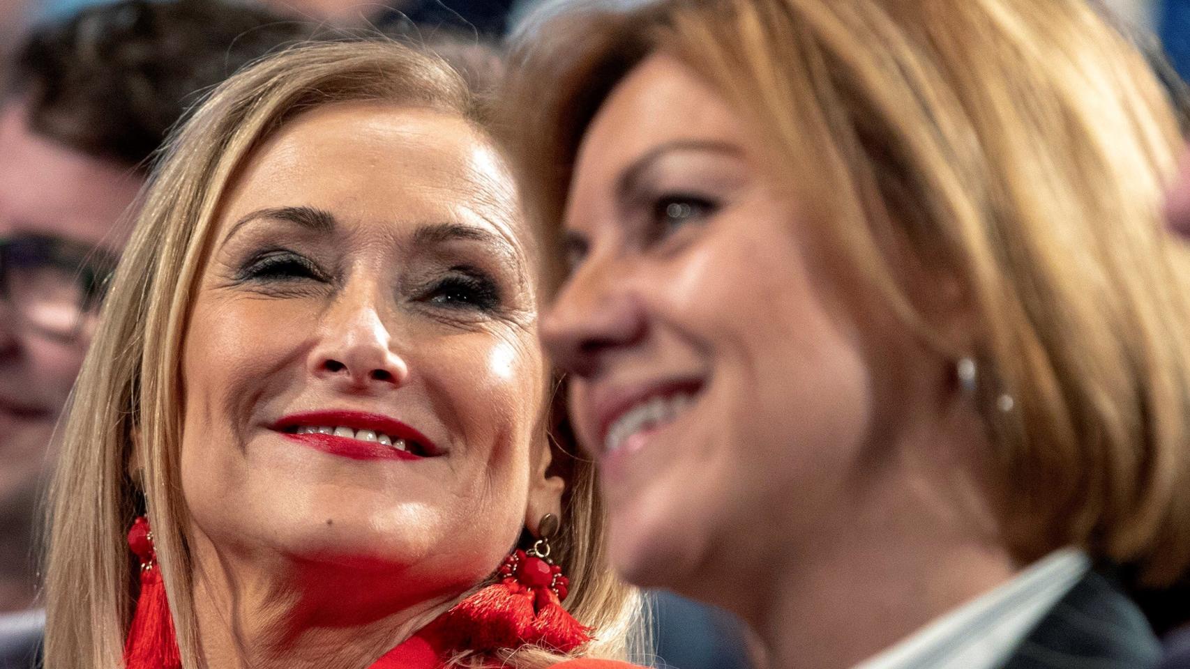 María Dolores de Cospedal y Cristina Cifuentes durante la Convención Nacional del PP.