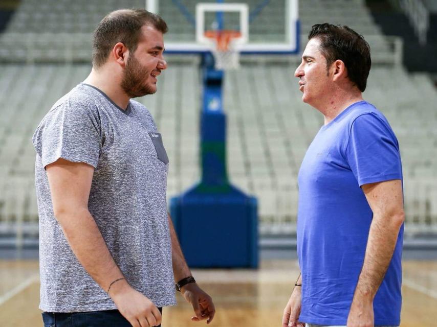 George Zakkas y Xavi Pascual durante una entrevista.