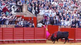 Momento en el que 'Orgullito' gana la vida en la Maestranza