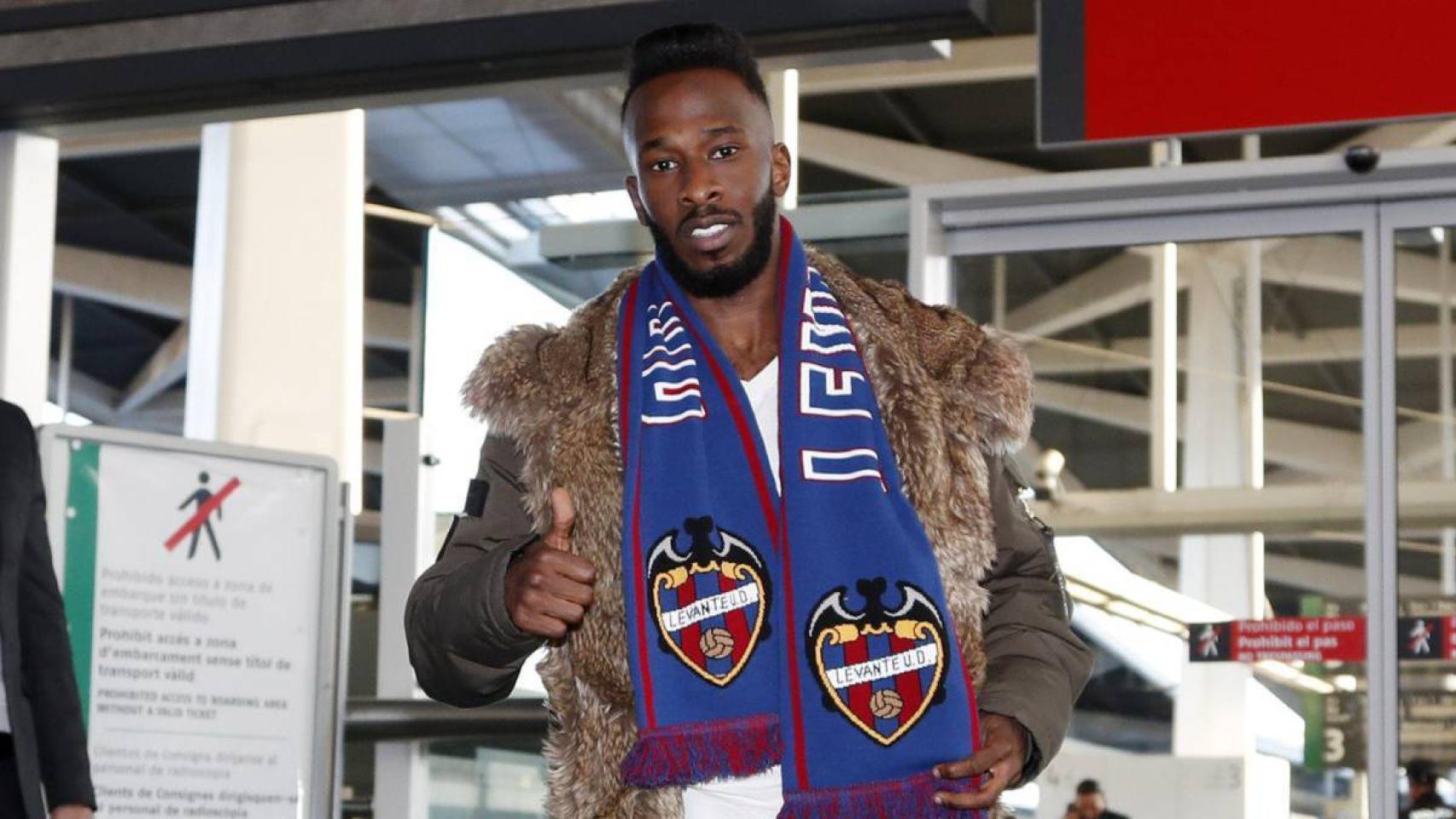 Fahad, jugador del Levante, a su llegada a Valencia.