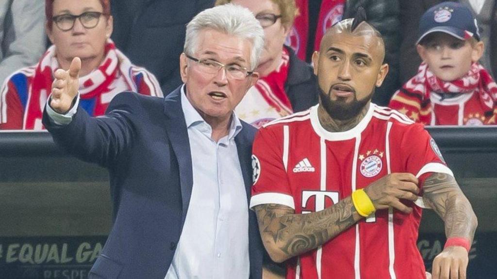 Arturo Vidal y Heynckes. Foto: Twitter (@FCBayern)