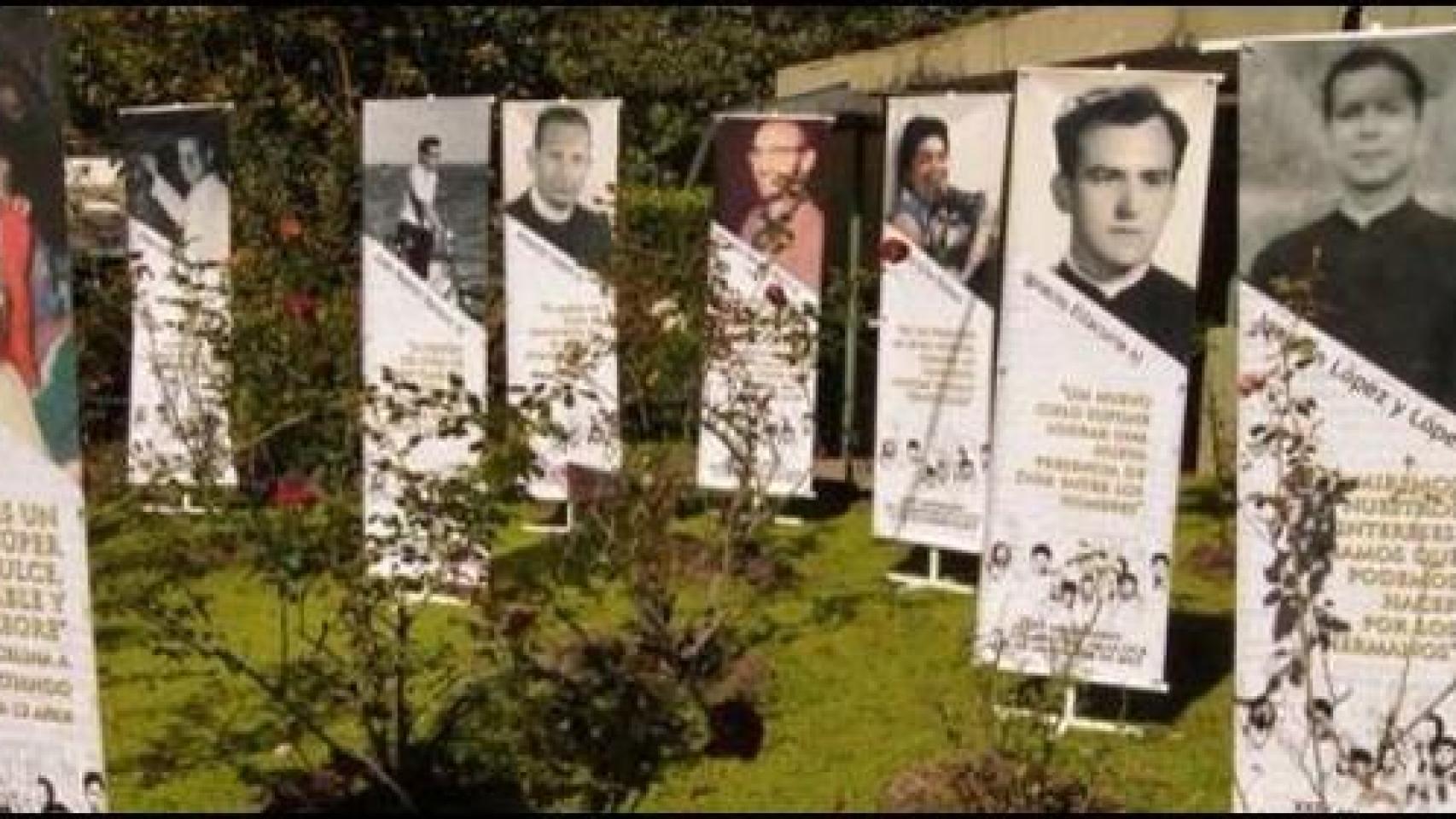 Homenaje a los muertos en la masacre de jesuitas en El Salvador.