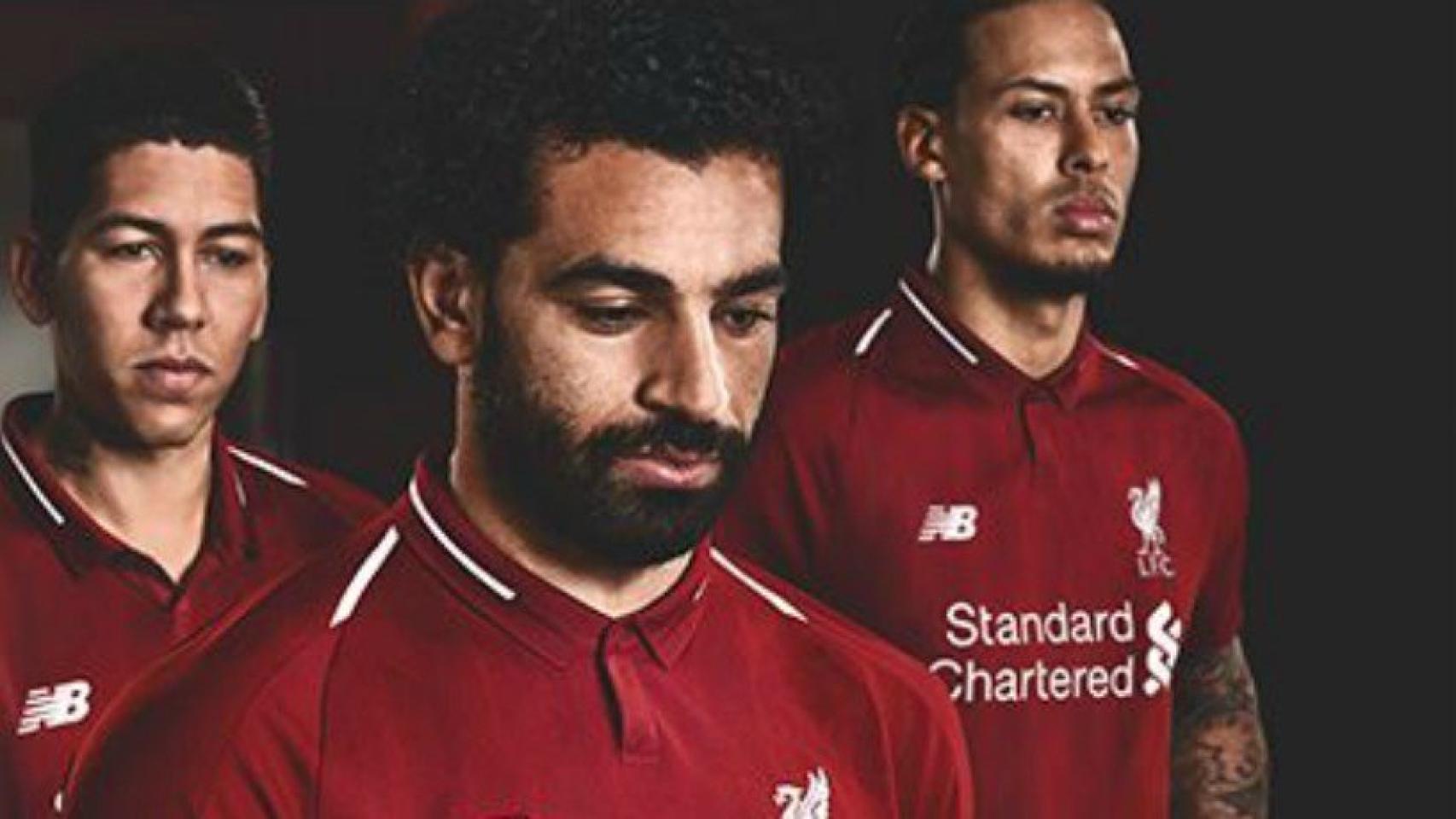 Salah en la campaña publicitaria de la nueva camiseta del Liverpool. Foto liverpoolfc.com