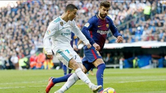 Cristiano Ronaldo ante Gerard Piqué