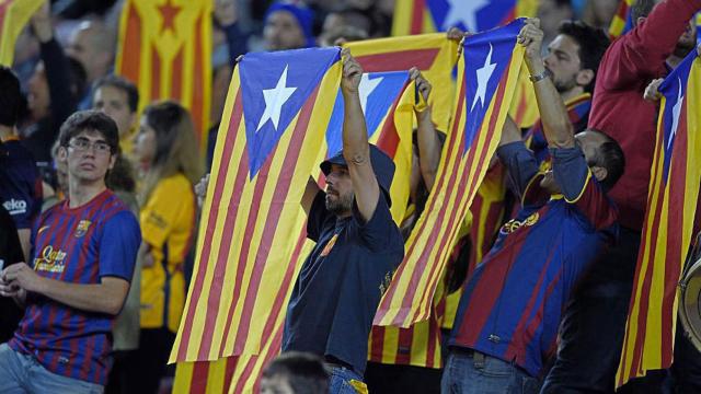 Esteladas durante la final de la Copa del Rey.