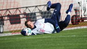 Manuel Neuer entrenando con el Bayern Múnich. Foto: Twitter (@FCBayernES)