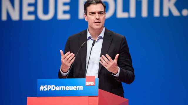 Sánchez durante su discurso en la inauguración del congreso de los socialistas alemanes. Foto: EFE