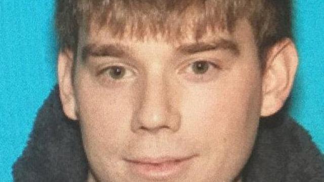 Travis Reinking, de 29 años, es el principal sospechoso del tiroteo.