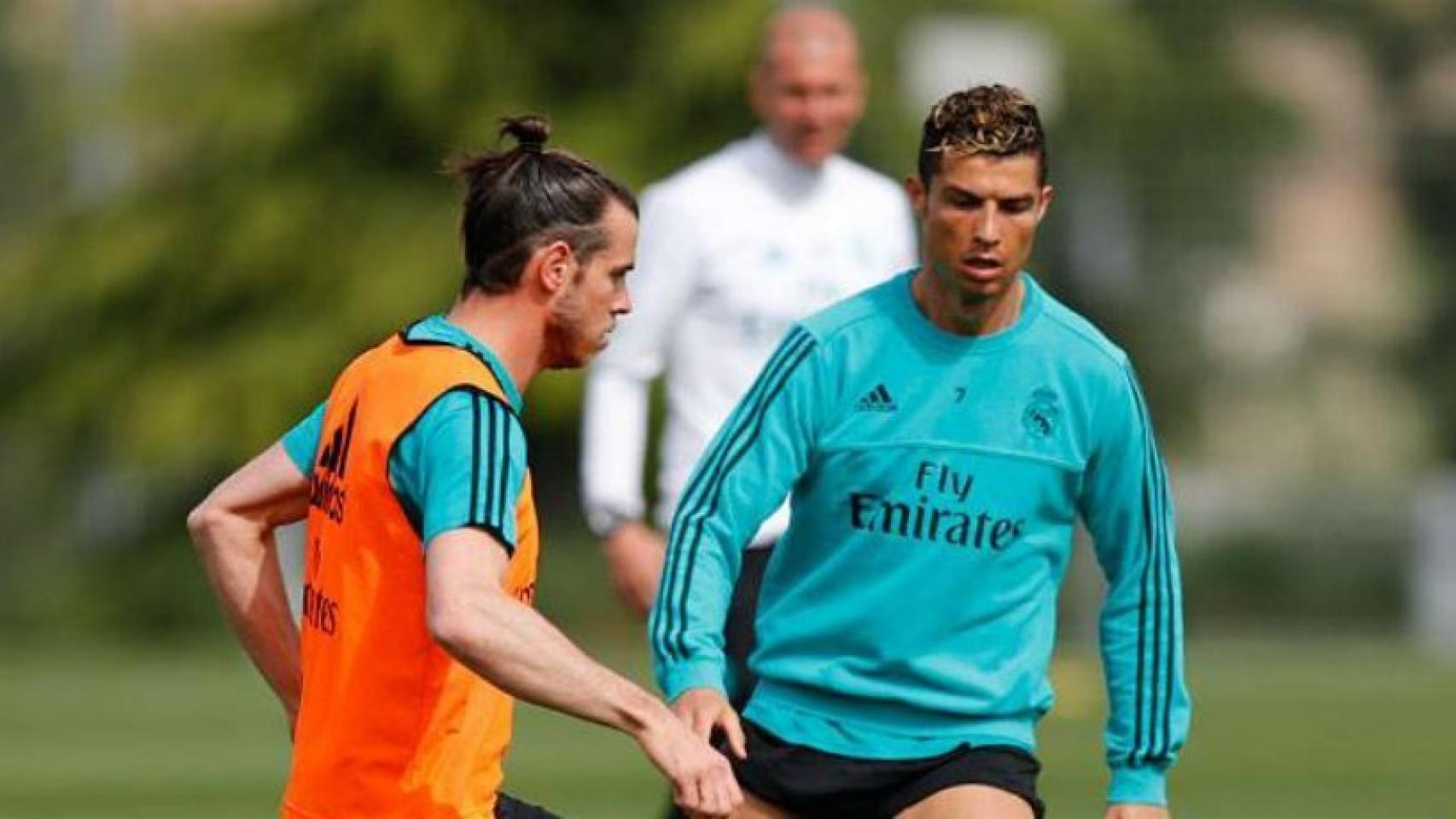 Bale y Cristiano Ronaldo entrenando