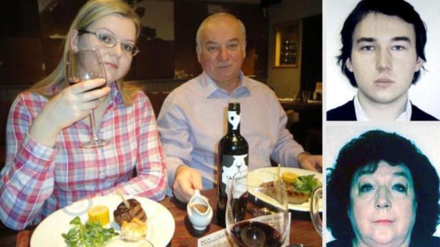 Yulia y Serguei Skripal (izquierda) y Stepan Vikeev junto a su madre (Derecha)