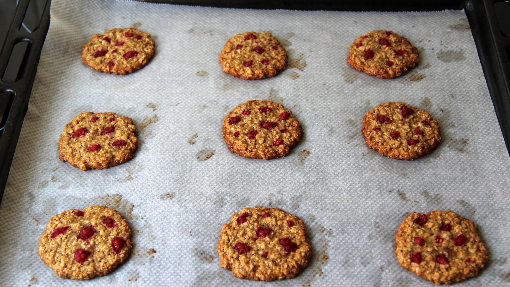 GALLETAS DE AVENA Y PANELA CON FRAMBUESAS 11