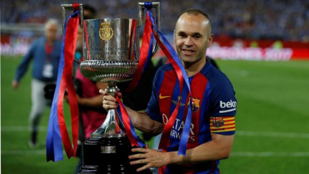 Iniesta con la Copa del Rey lograda el pasado sábado