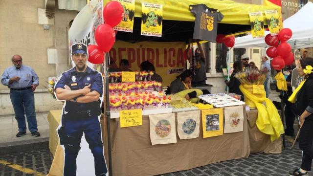 Un tenderete de los CDR en Figueres.