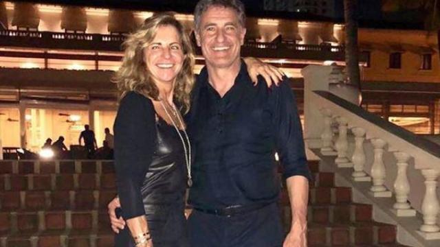Míchel junto a su mujer.