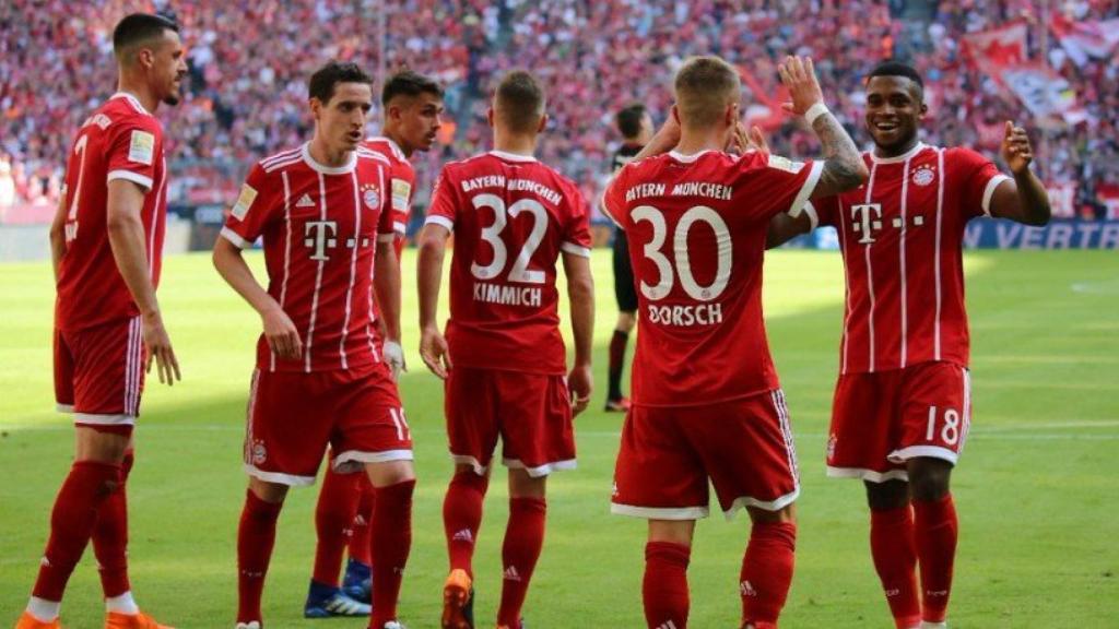 Los suplentes del Bayern celebran un gol