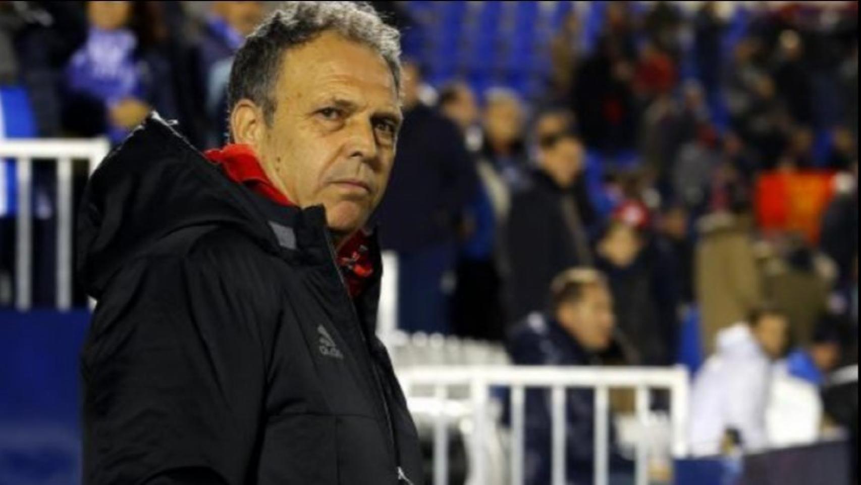 Joaquín Caparrós, en un partido del Osasuna. Foto: osasuna.es