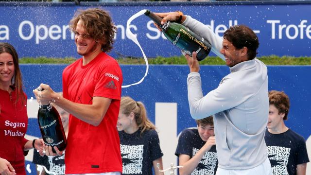 NAdal tuvo un bonito detalle con Tsitsipas, que jugaba su primera final ATP