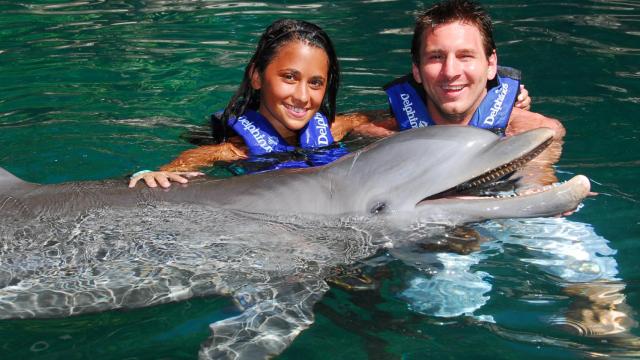 Leo Messi y su mujer Antonella Roccuzzo en Playa del Carmen, México, en 2010.