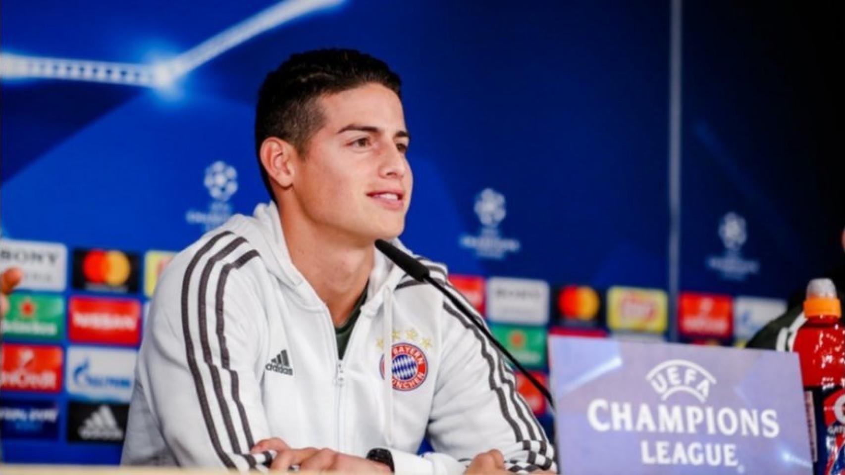 James Rodríguez, en rueda de prensa. Foto: Twitter (@fcbayern)