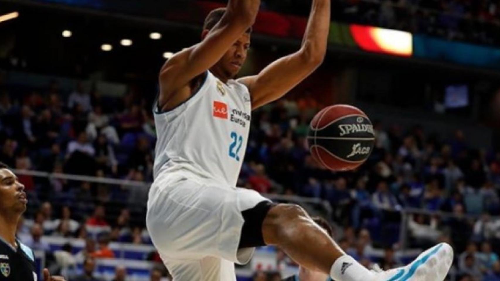 Walter Tavares entra a canasta