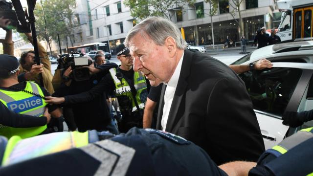 George Pell a la llegada al tribunal.