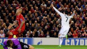 Cristiano Ronaldo celebra un gol ante el Liverpool en la 2014/2015
