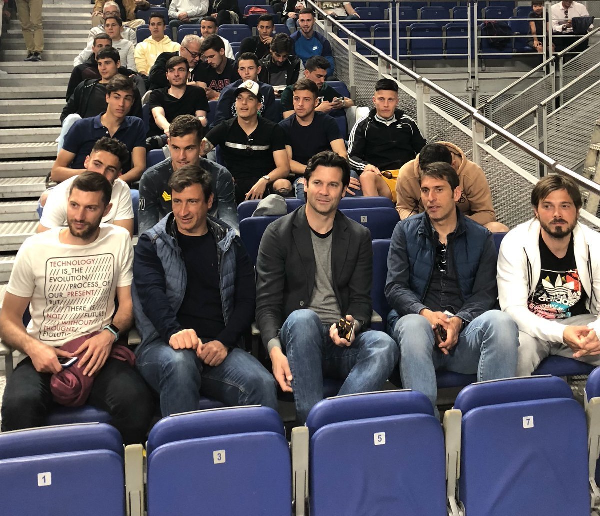 Solari llevó al Castilla de excursión para apoyar al Madrid de Laso