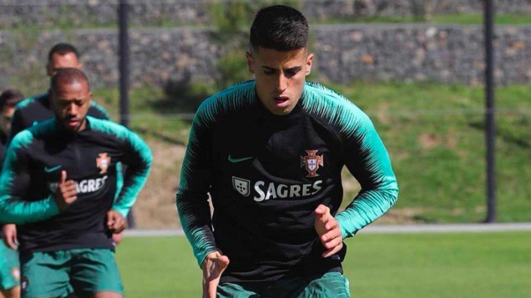 Joao Cancelo entrena con Portugal. Foto Instagram (@jpcancelo)