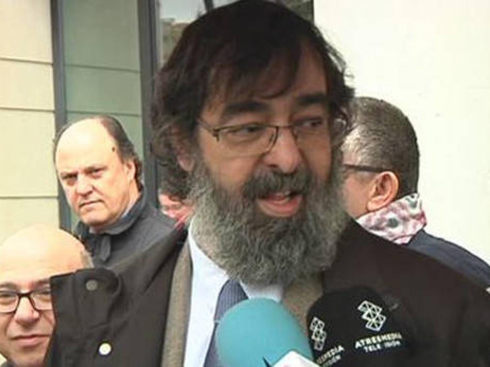 Ricardo González, este jueves en la entrada del Tribunal Superior de Navarra.