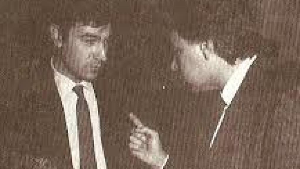 Felipe González abronca a Pedro J. Ramírez en los pasillo del Congreso en 1987 tras la publicación de una información sobre los GAL.