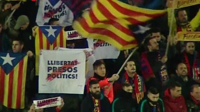 Aficionados independentistas del Barcelona en el Camp Nou. Foto: Twitter (@elchiringuitotv)