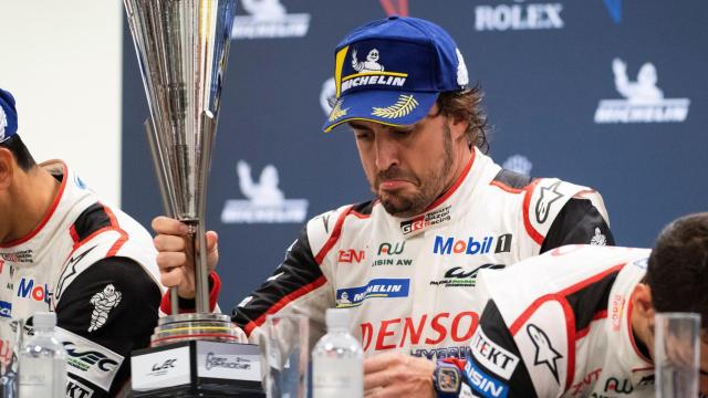 Fernando Alonso celebra su victoria en las 6 Horas de Spa.