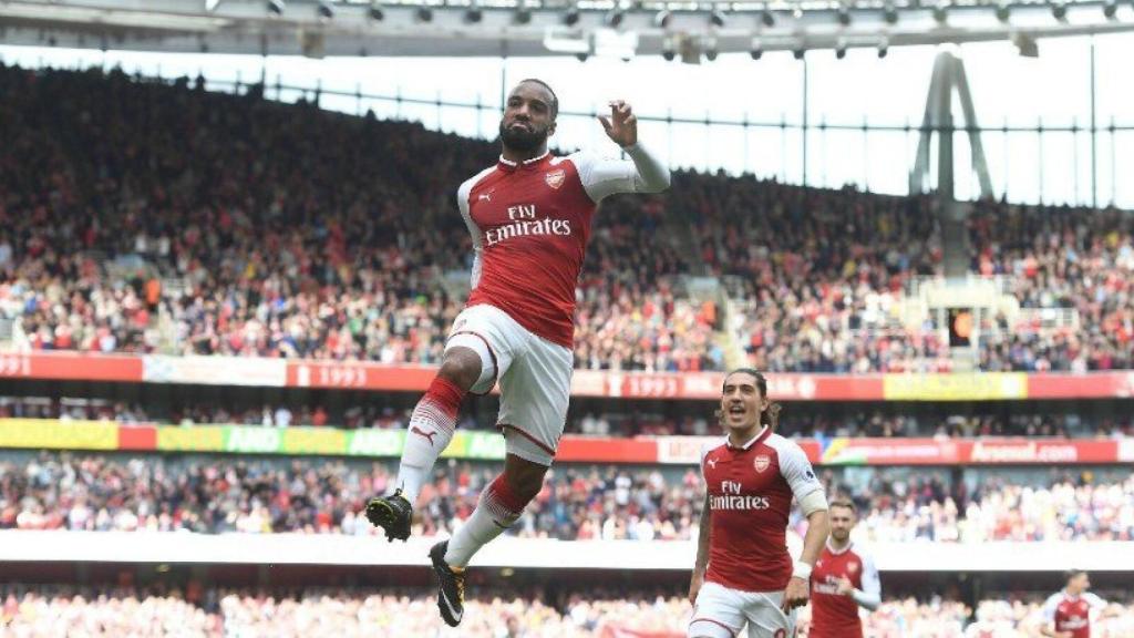 Lacazette celabrando un gol con el Arsenal. Foto: Twitter (@LacazetteAlex)