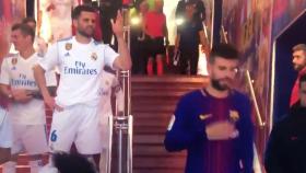 Encontronazo entre Nacho y Piqué