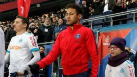 Neymar salta al campo contra el Marsella. Foto psg.fr