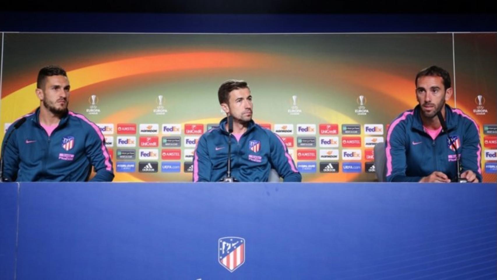 Koke, Gabi y Godín, en el Open Media Day. Foto: Twitter (@Atleti)