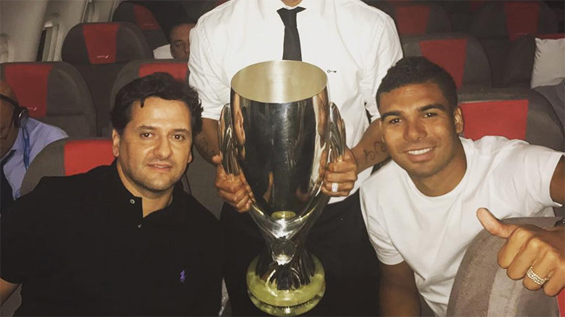 Juni Calafat junto a Casemiro. Foto: Instagram (@oficialrc3)