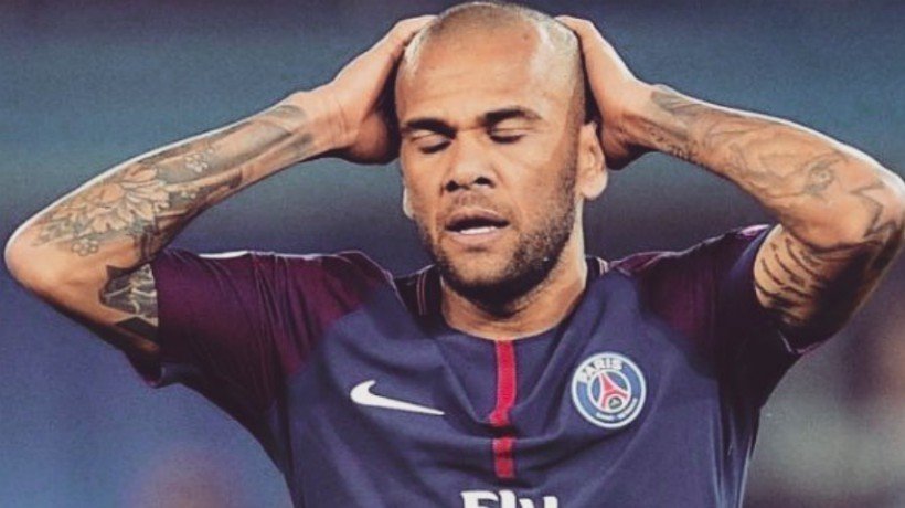 Dani Alves se pierde el Mundial