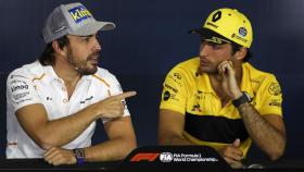 Carlos Sainz y Fernando Alonso en la rueda de prensa previa al GP de España de F1.
