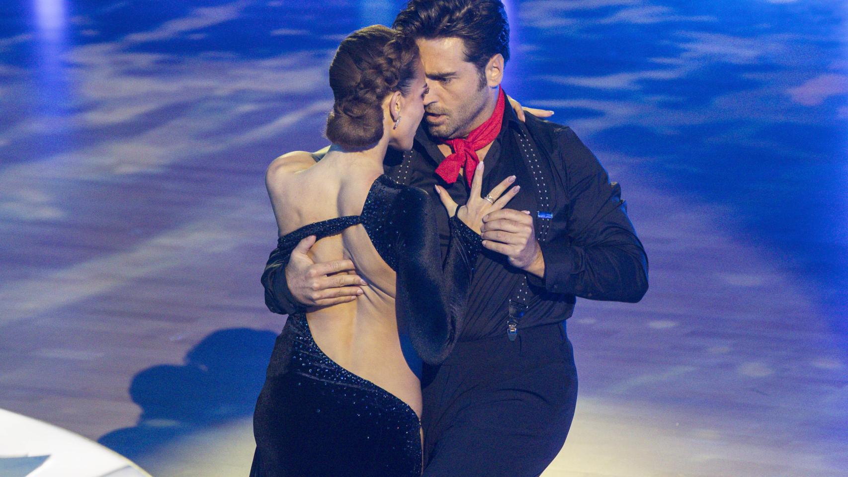 Bustamante y Yana en el primer programa de 'Bailando con las estrellas'. Gtres.