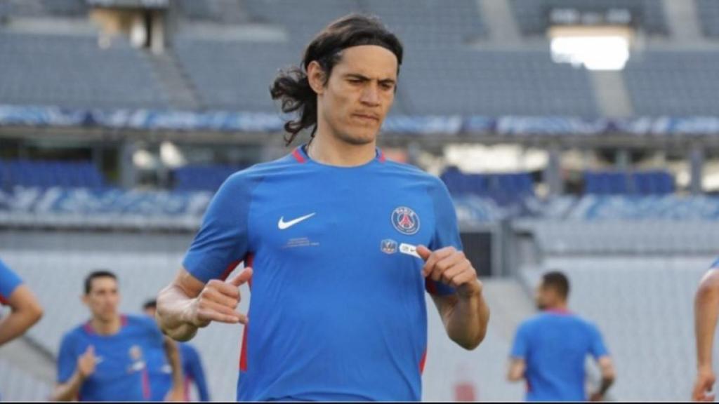 Cavani durante un entrenamiento con el PSG. Foto: Twitter (@ECavaniOfficial)