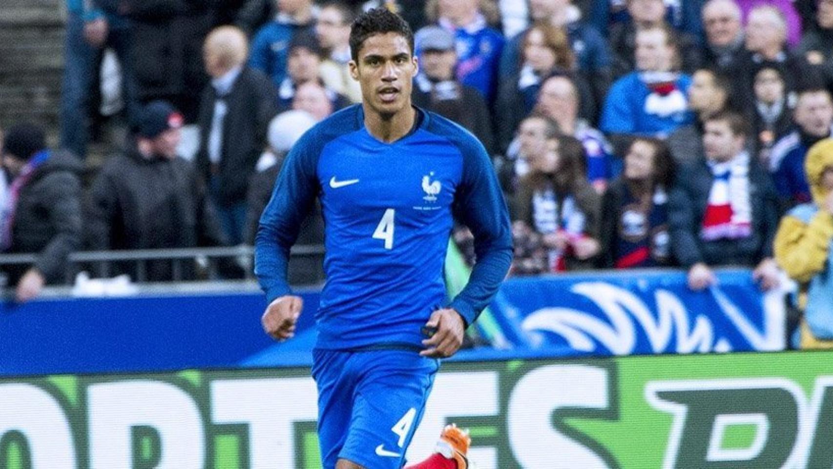 Varane en un partido con Francia. Foto: Twitter (@equipedefrance).