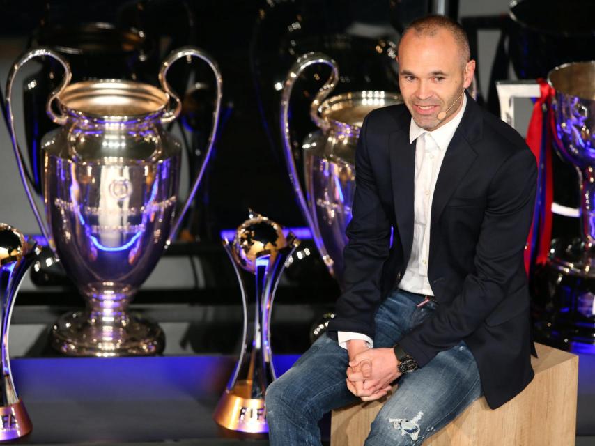 Andrés Iniesta durante el acto en el Camp Nou.