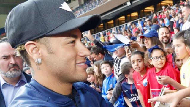 Neymar, en el Parque de los Príncipes. Foto: Twitter (@PSG_inside)