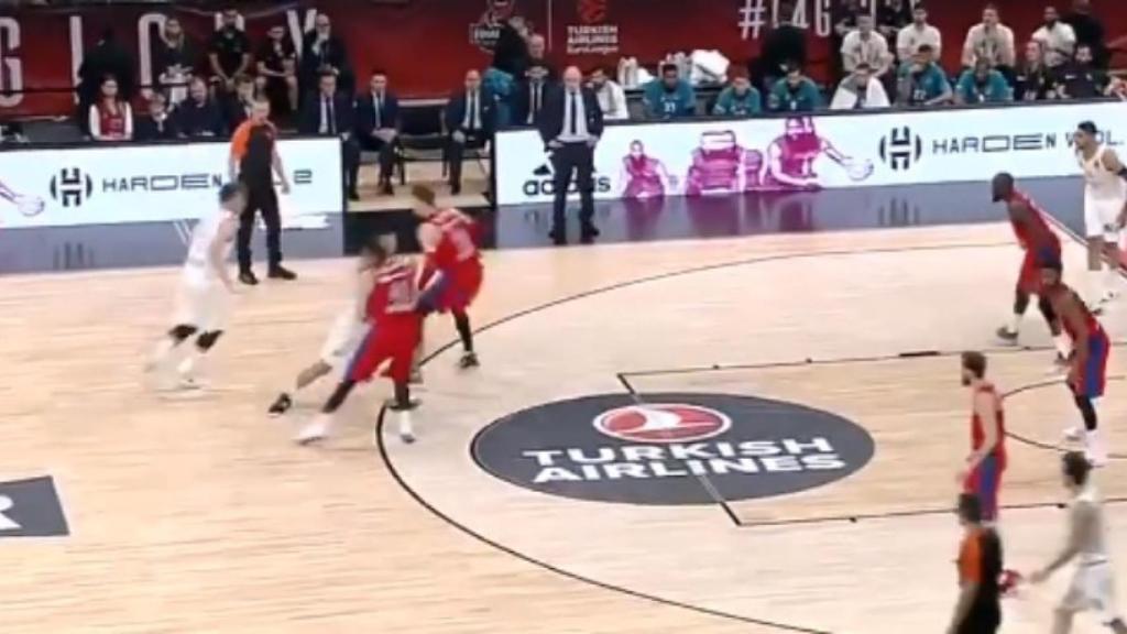 Canasta de Luka Doncic ante CSKA